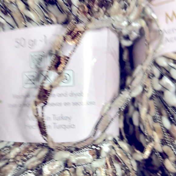 5 SKEINS DECORATIVE YARN. NWT - Picture 5 of 5